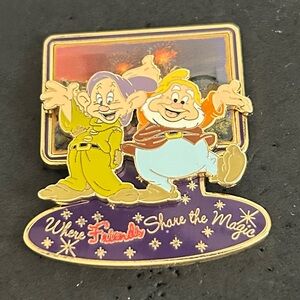 DLR - Where Friends Share the Magic Dopey & Happy 3D Dwarfs LE Disney Pin 25658